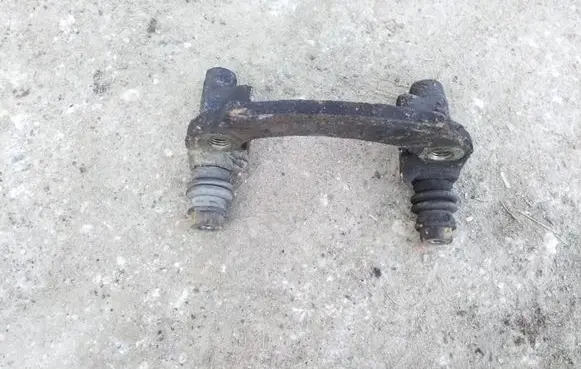 Mitsubishi Space Star Brake caliper pad carrier rear 