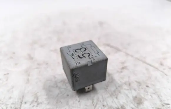 Audi A4 S4 B6 8E 8H Other relay 141951253B 20240072
