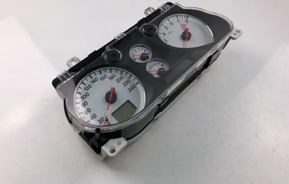 Mitsubishi Outlander Speedometer (instrument cluster) 8100A086