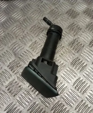 Nissan Primera Headlight washer spray nozzle