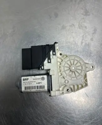 Seat Altea XL Rear door window regulator motor 1K0959704B 995929106