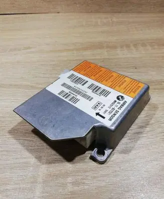 BMW 5 E39 Airbag control unit/module 8372521