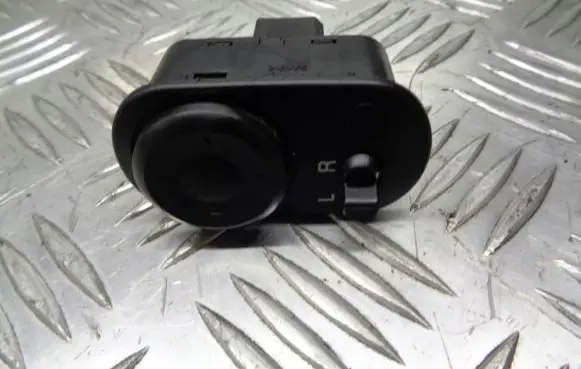 Chevrolet Lacetti Wing mirror switch