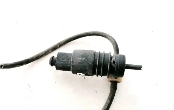 Volkswagen Golf IV Windscreen/windshield washer pump 1J0973722