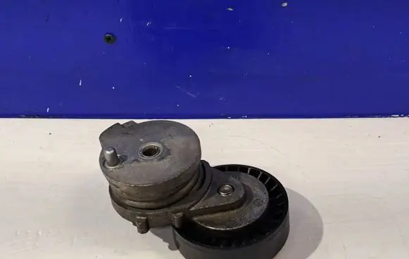 Volvo V60 Generator/alternator belt tensioner 31258153