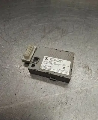 Mercedes-Benz E W211 Gateway control module A2115408545 A2114420027 A2115408345