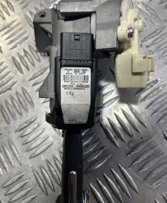 Toyota Avensis T270 Ignition lock 8978305030