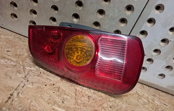 Mitsubishi Space Star Rear/tail lights MR913173