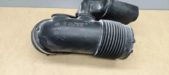 BMW 5 E60 E61 Air intake duct part 7560300