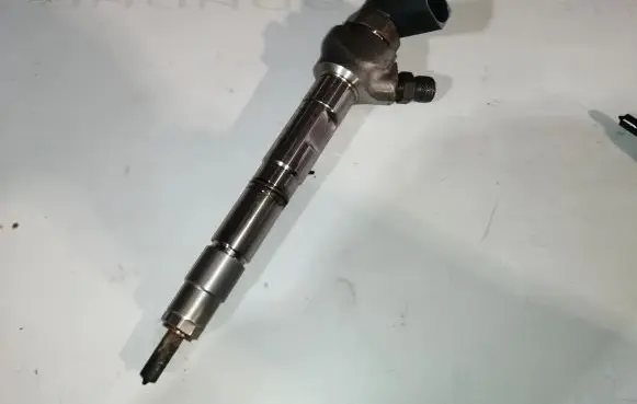 Audi A6 S6 C7 4G Fuel injector 04L130277AE 0445110471