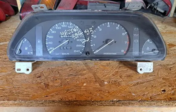 Mazda 323 Speedometer (instrument cluster) 3D21 PLD63E