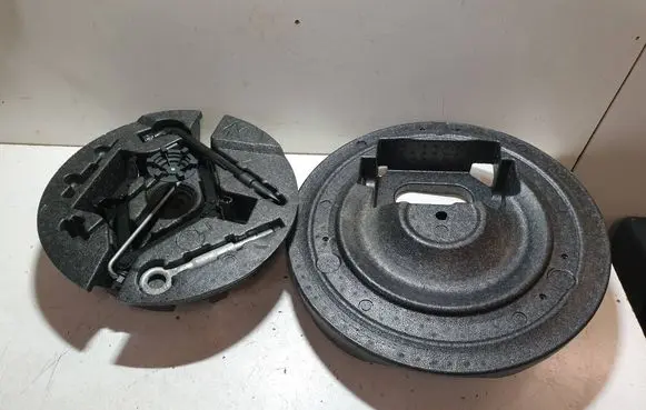 Volvo S80 Spare wheel section trim 31202042