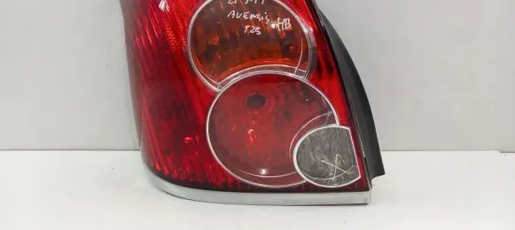 Toyota Avensis T250 Rear/tail lights
