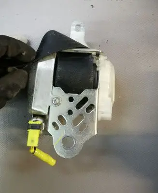 Toyota Corolla Verso E121 Front seatbelt
