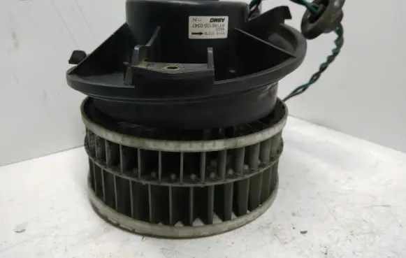 Chrysler Pacifica Heater fan/blower AY1661000347 701130727B