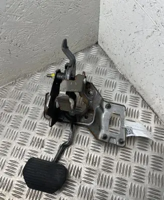 Citroen C4 I Picasso Brake pedal 9682017180