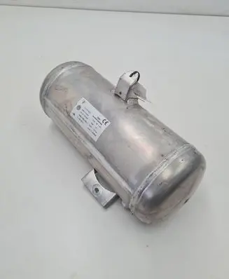 Volkswagen Touareg I Air suspension tank/reservoir 7L0616202A