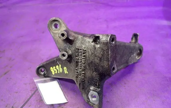 Audi A8 S8 D3 4E Engine mounting bracket 4E0199308BJ