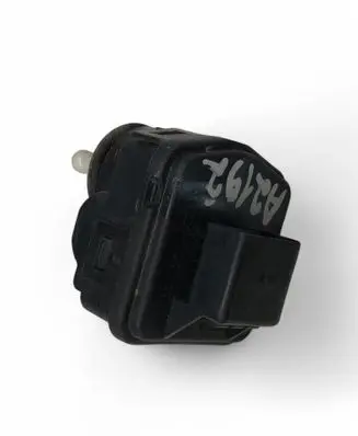 Headlight level adjustment motor