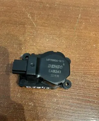 Jaguar F-Pace Intake manifold valve actuator/motor MF1139301370 D1943
