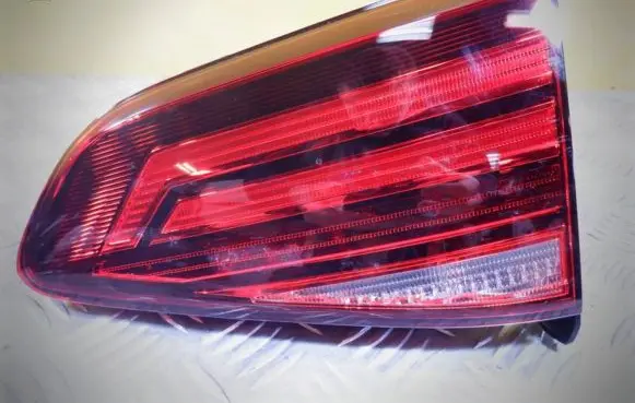 Volkswagen Golf VII Tailgate rear/tail lights 5G0945094AH