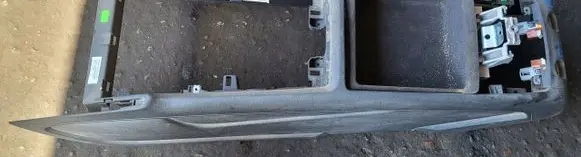 Audi Q7 4L Panel drawer/shelf pad 350KM