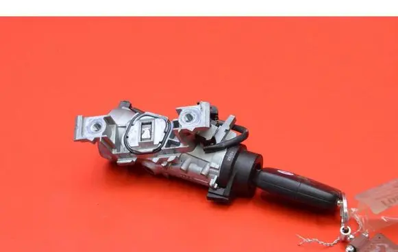 Volkswagen Touran I Ignition lock 1K0905851B