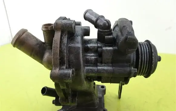 Ford Mondeo Mk III Power steering pump XS71-3A674-BE