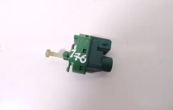 Ford Mondeo Mk III Brake pedal sensor switch 94BB9C872AC D176