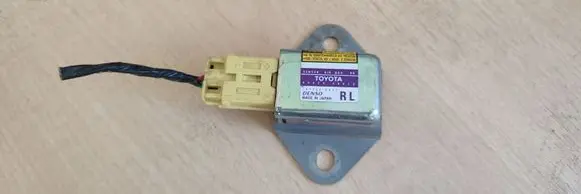 Toyota Land Cruiser (J120) Airbag deployment crash/impact sensor 8983360010