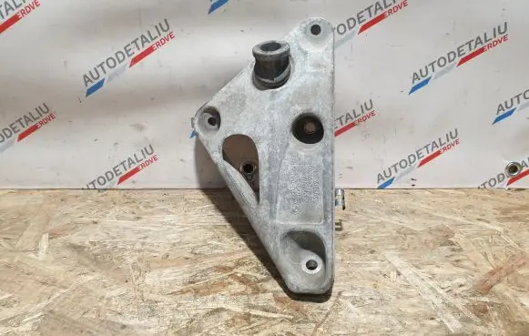 BMW 4 F32 F33 Engine mounting bracket 6784829 22116784829
