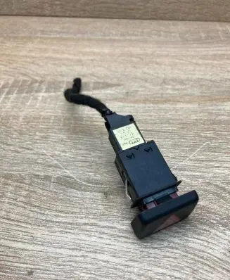 Audi A4 S4 B6 8E 8H Hazard light switch 8E0941509 WithPlug