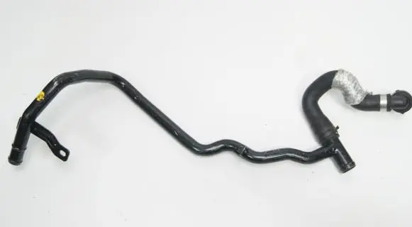 Volkswagen PASSAT B8 Engine coolant pipe/hose 04L121065AG