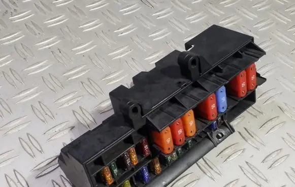 BMW 7 E65 E66 Fuse module 6113690058204 18560