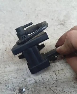 Peugeot Expert Turbo solenoid valve 9660693180