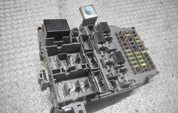 Honda Accord Fuse module A000011