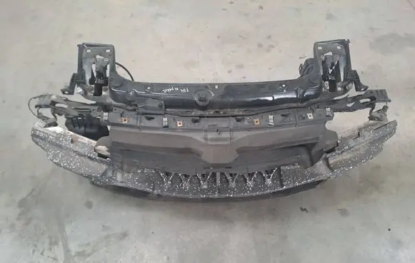 BMW 3 GT F34 Radiator support slam panel bracket 7384335