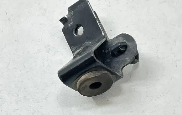 Nissan Qashqai Radiator mount bracket 21542JD20E