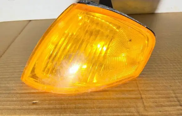 Mazda 323 F Front indicator light 185172B