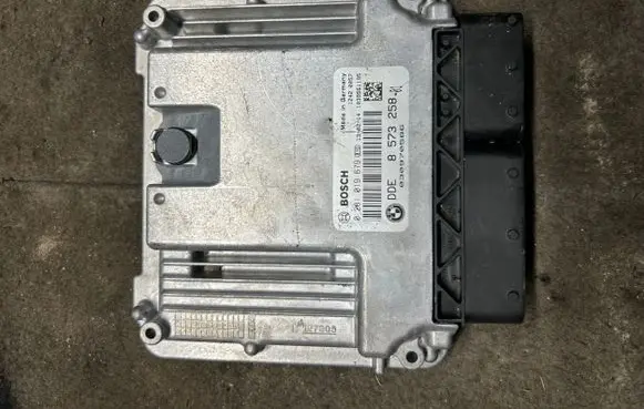 BMW 1 F20 F21 Engine control unit/module 8573258 030970586 0281019679