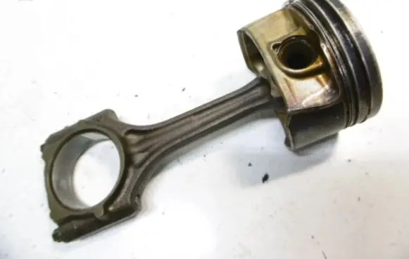Audi A4 S4 B7 8E 8H Piston 82L143