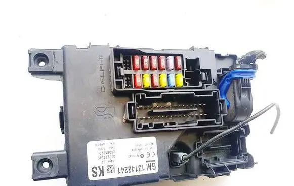 Opel Corsa D Fuse box set 13142241