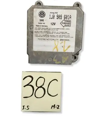 Audi A3 S3 8L Airbag control unit/module 1J0909601A