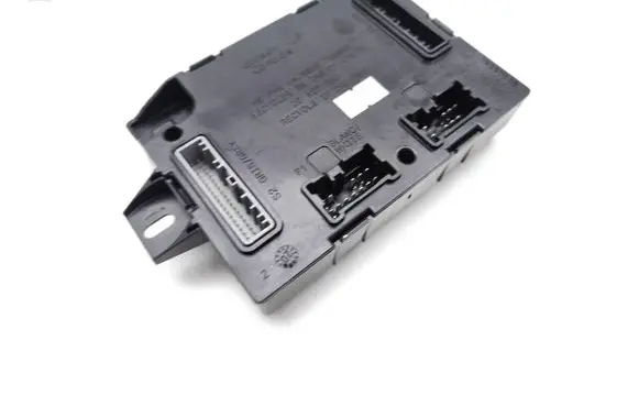 Dacia Duster Central body control module 284B11091R 32247330 VPJR1F14B466GH