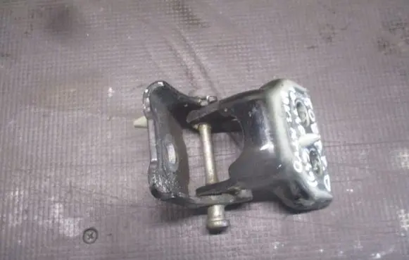 Peugeot 508 RXH Front door lower hinge 