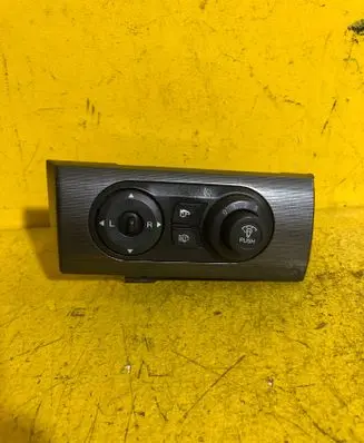 Chevrolet Captiva Wing mirror switch