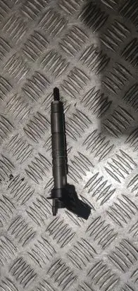 Mercedes-Benz ML W164 Fuel injector A642070