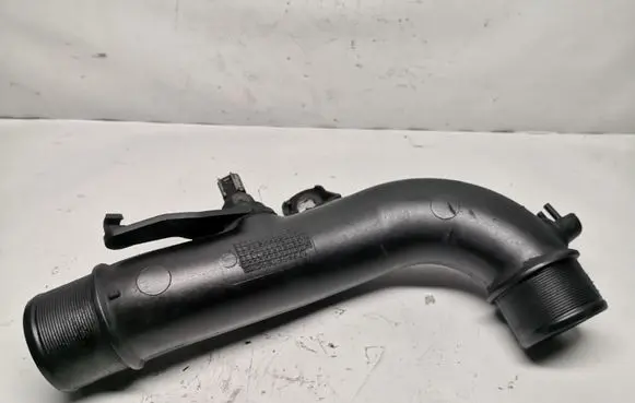 Toyota Avensis T250 Intercooler hose/pipe 173620R011