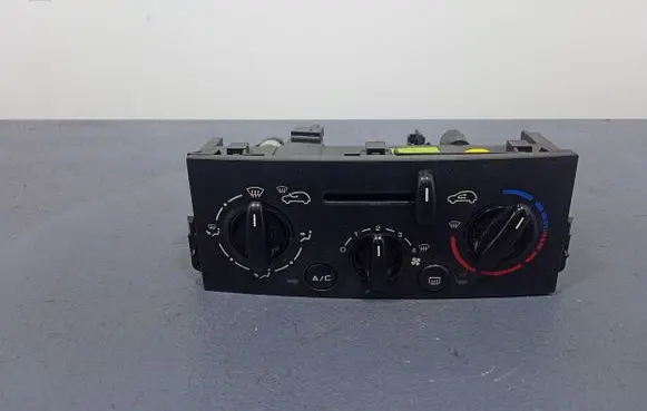 Mercedes-Benz E C207 W207 Climate control unit N102079B4