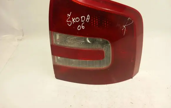 Skoda Octavia Mk2 (1Z) Rear/tail lights 1z9945